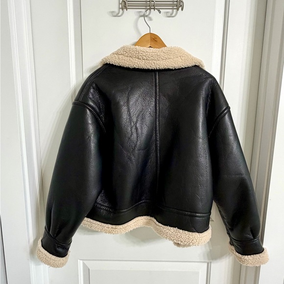 Avantlook 🤍Classic beautiful jacket🤍Great condition 🤍Black Cream Teddy Jacket - Picture 3 of 7